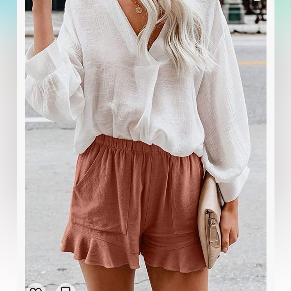 Lightweight, ruffled shorts